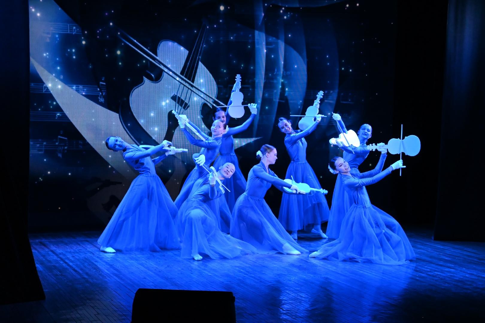 С праздником, любимые мамы!