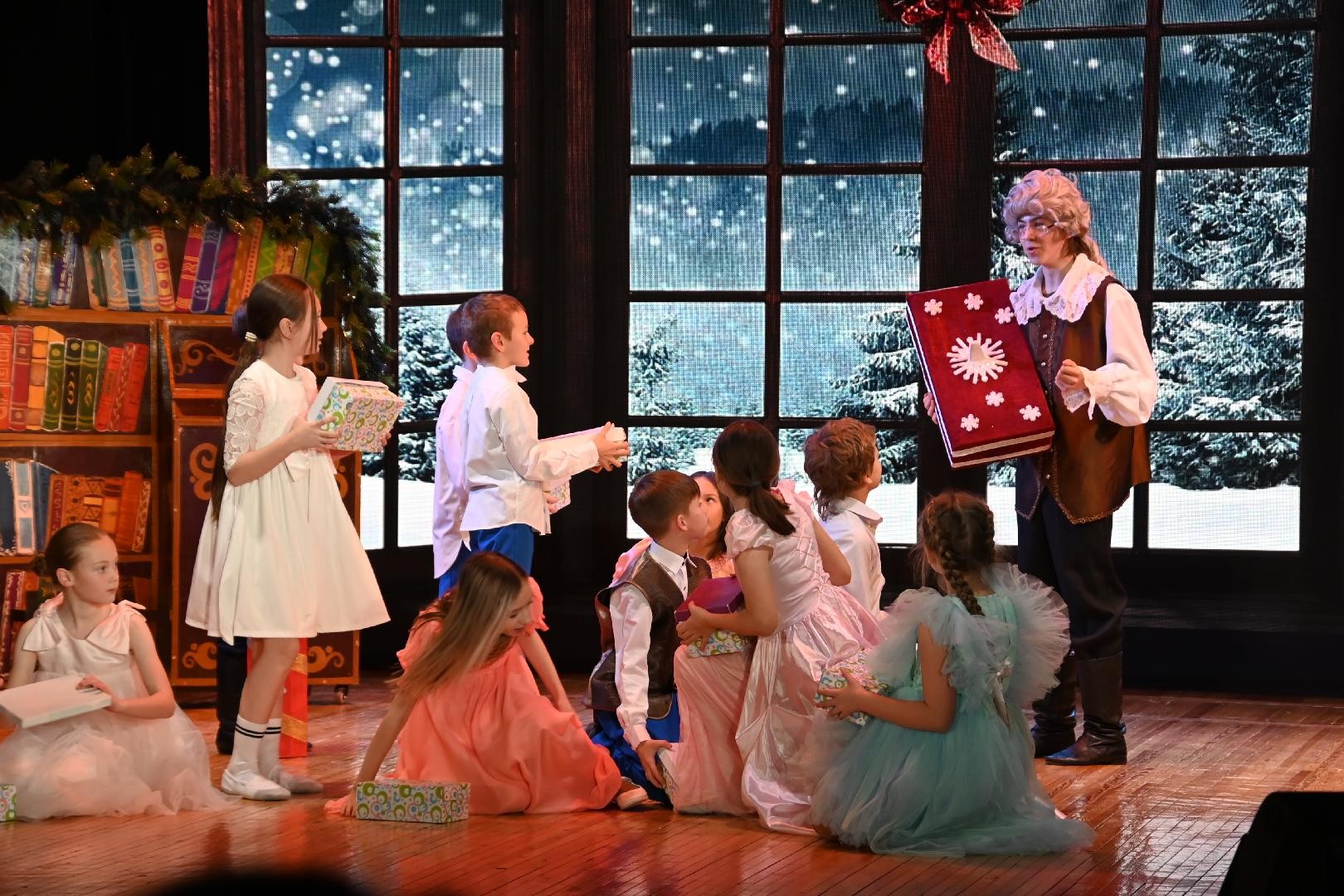 Скоро «Щелкунчик» у нас на сцене