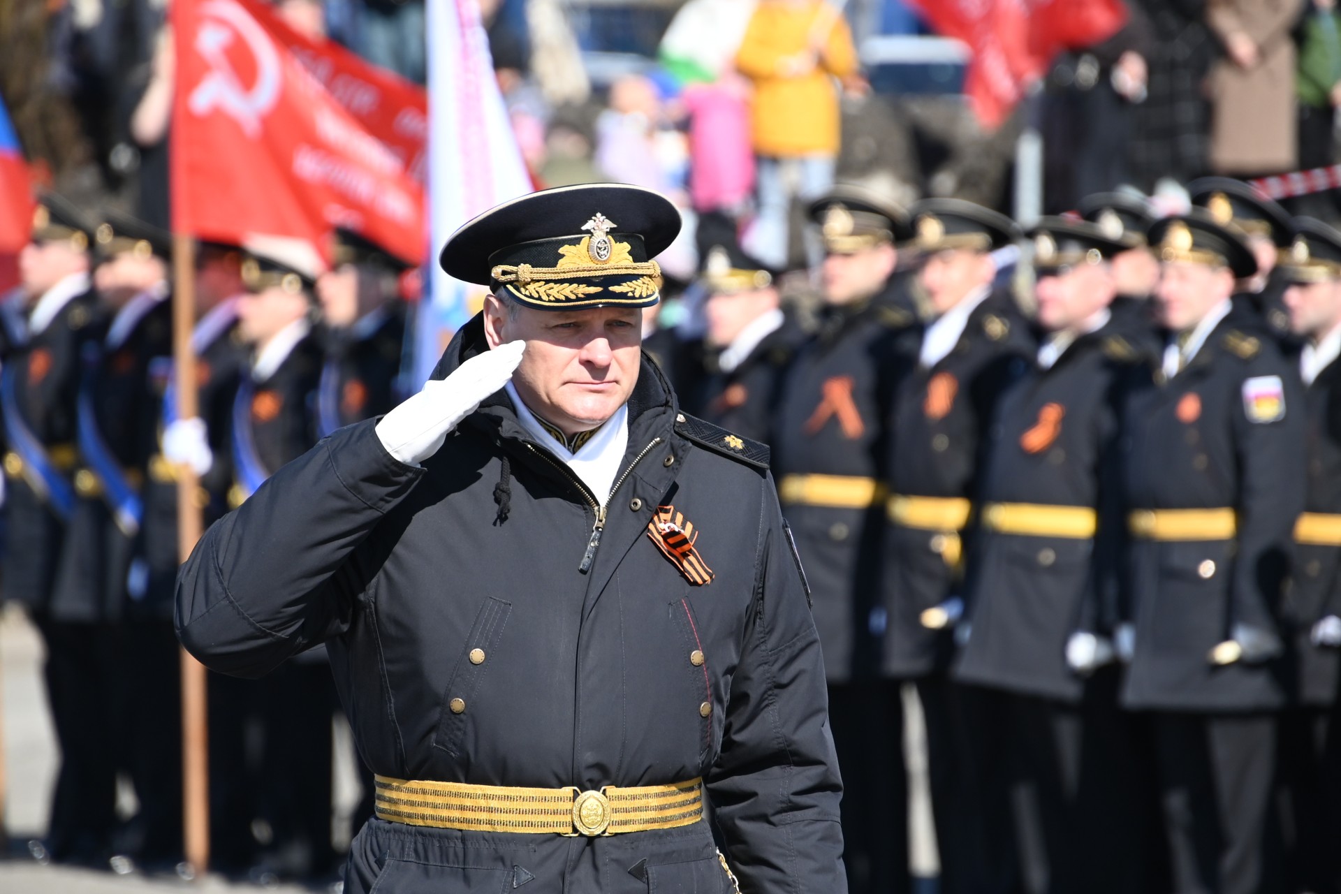 Праздничный парад моряков-подводников Вилючинска