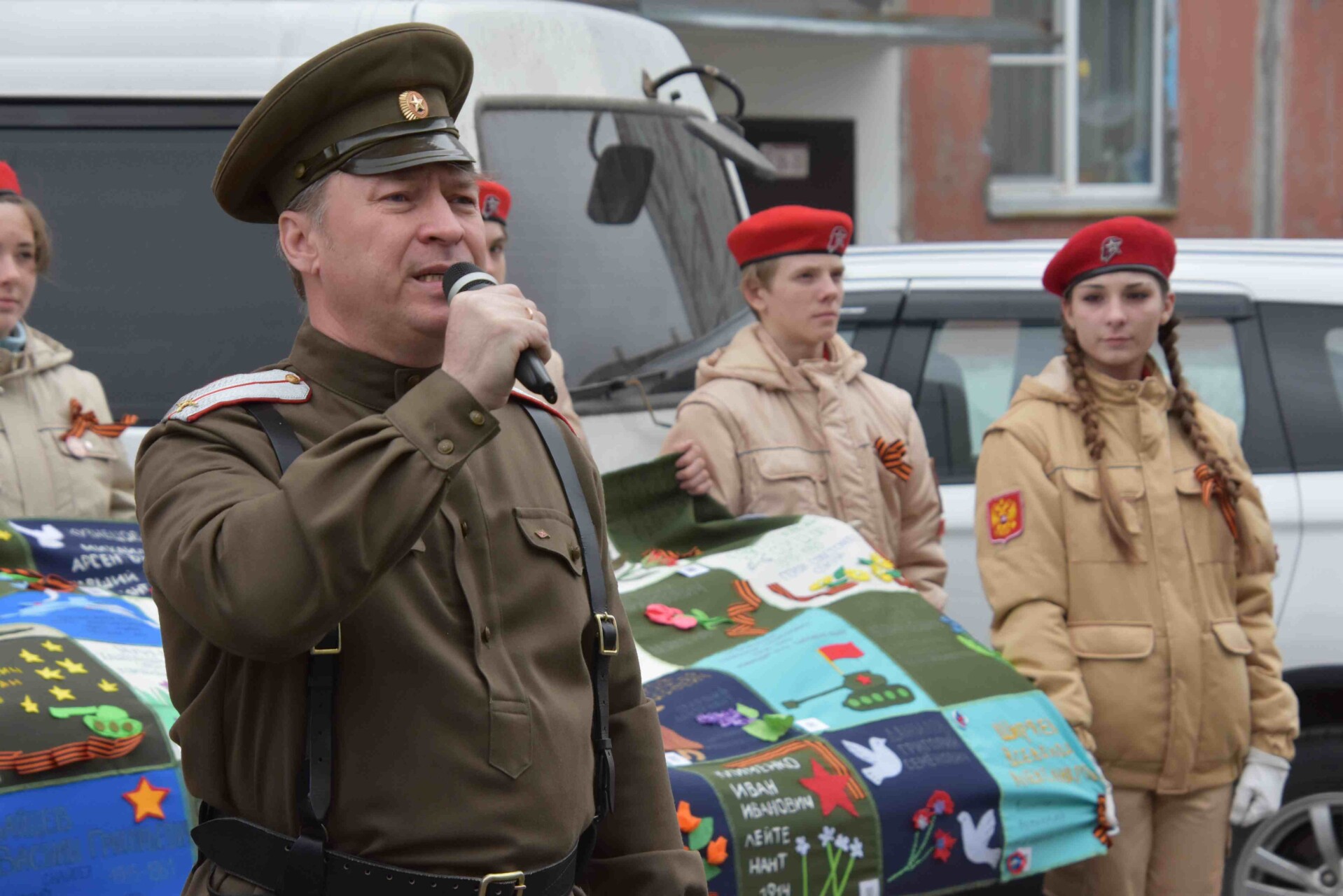 Фронтовая бригада поздравила ветеранов Вилючинска